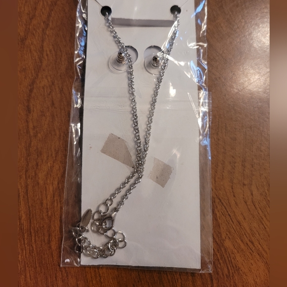 Vintage Necklace and earring Set - Picture 4 of 6